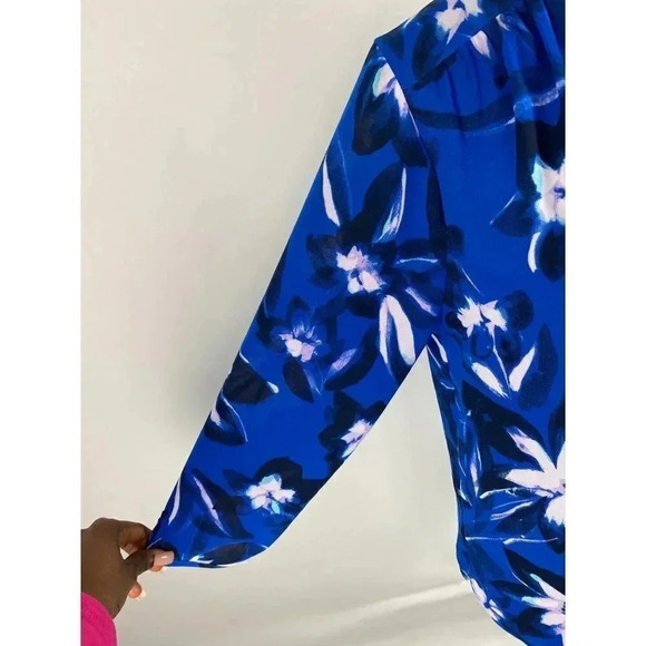 NYDJ v-neck floral buttoned Blouse - Picture 4 of 7